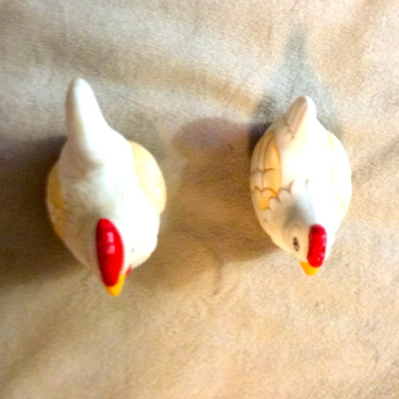 Porcelain Salt & Pepper shakers Vintage - Picture 6 of 9
